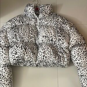 Stylish Black and White Leopard Print Puffer Jacket